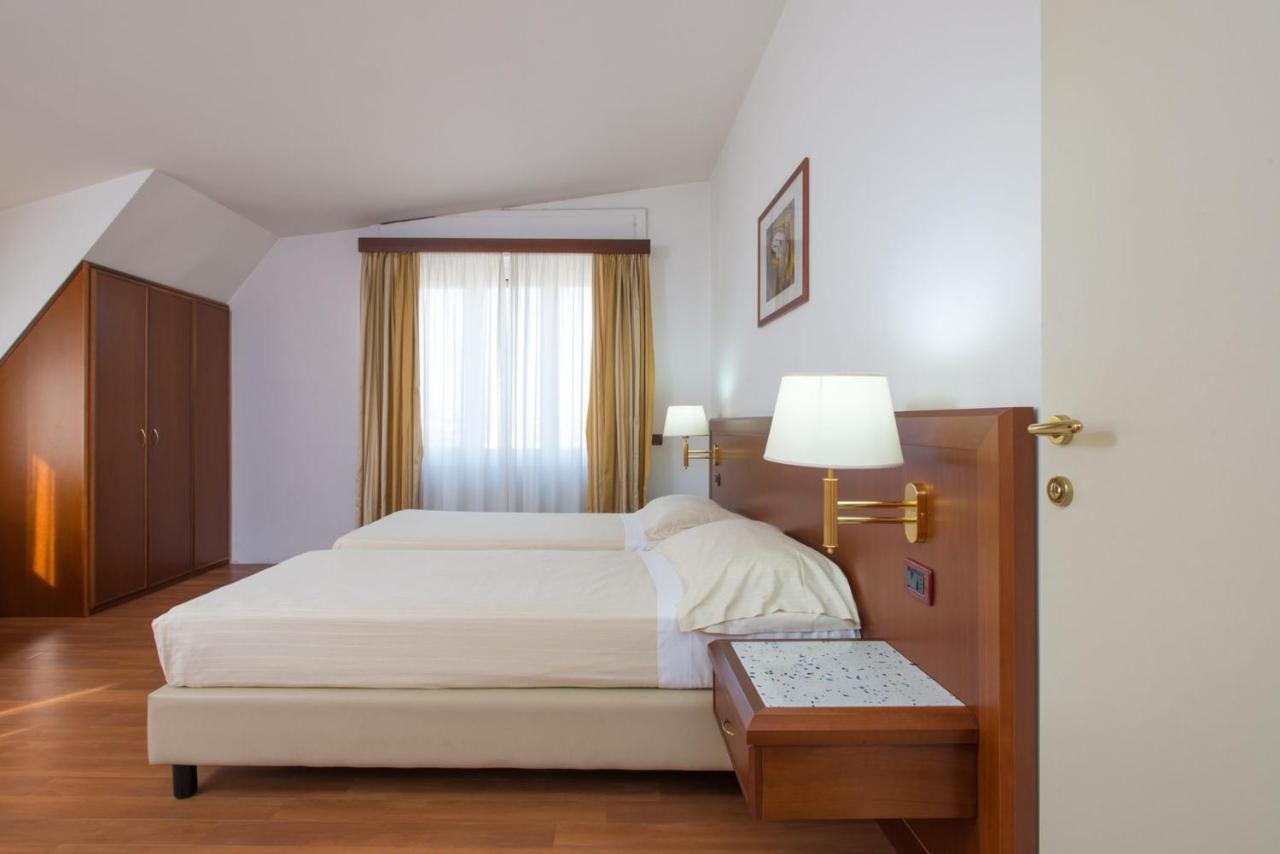 Hotel Europa Rende Esterno foto