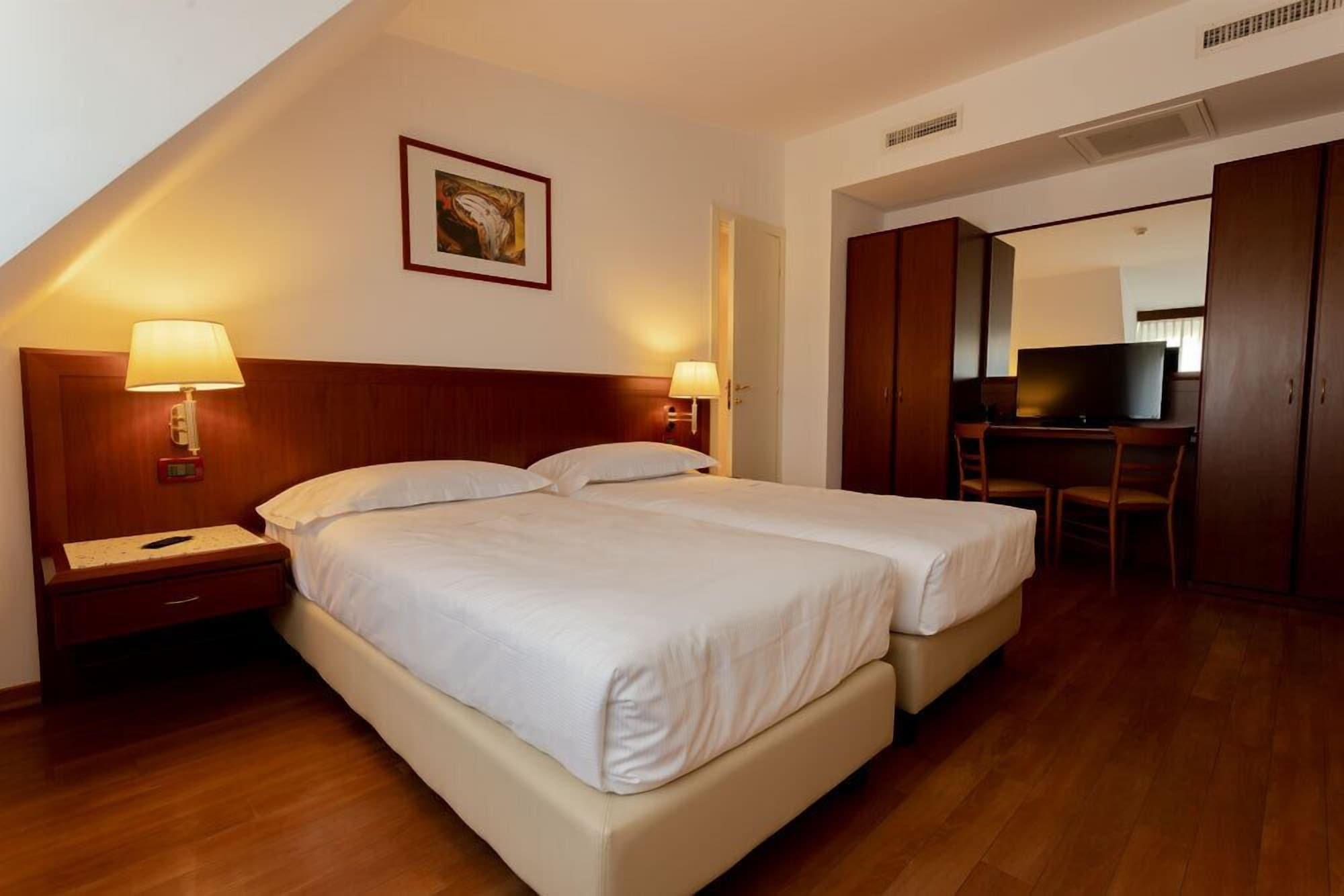 Hotel Europa Rende Esterno foto