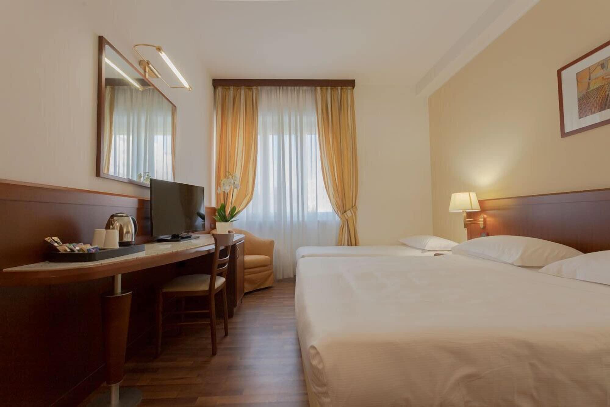 Hotel Europa Rende Esterno foto