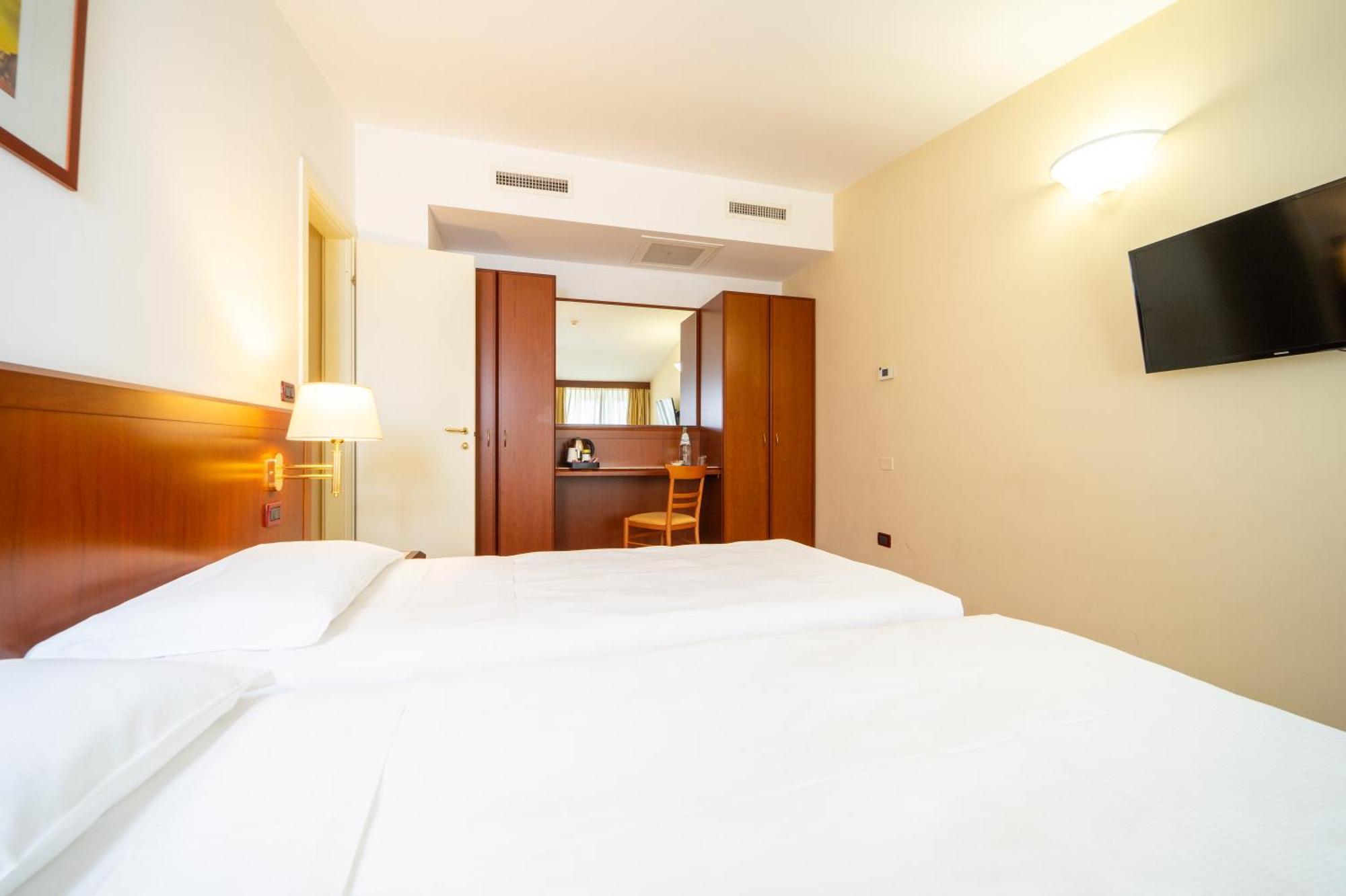 Hotel Europa Rende Esterno foto